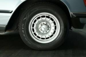 Image 30/30 of Mercedes-Benz 380 SL (1985)