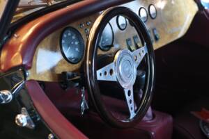 Imagen 21/24 de Morgan Plus 8 Inj. (1990)