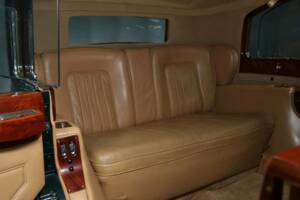 Image 18/30 of Rolls-Royce Phantom III (1938)