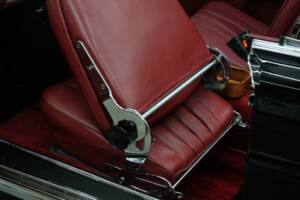 Image 35/50 of Mercedes-Benz 220 SE b (1963)