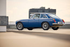 Image 6/100 de MG MGC GT (1970)