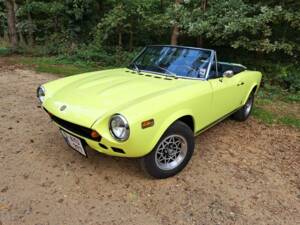 Image 1/8 of FIAT 124 Spider CS1 (1975)