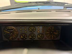 Image 21/50 of Lancia Delta HF Integrale 16V (1994)