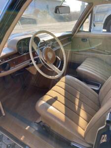Image 26/52 of Mercedes-Benz 250 S (1967)