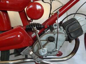 Image 20/44 of Moto Guzzi Cardellino 75 (1957)
