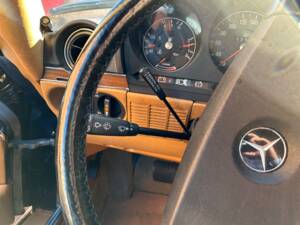 Image 24/51 of Mercedes-Benz 380 SL (1983)