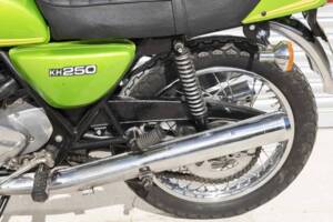 Image 34/37 of Kawasaki KH 250 (1977)