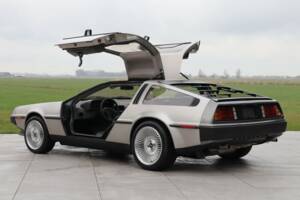 Image 9/50 de DeLorean DMC-12 (1981)