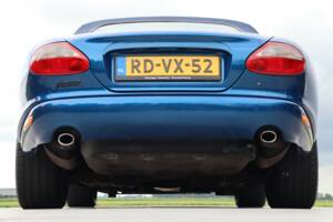 Image 6/50 de Jaguar XK8 4.0 (1997)