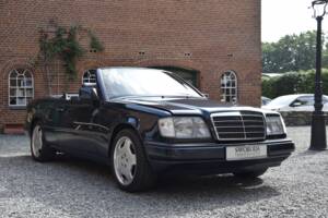 Image 4/15 of Mercedes-Benz E 200 (1997)