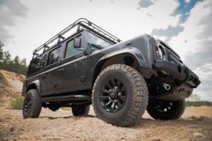 Image 16/41 of Land Rover Defender 110 (1992)