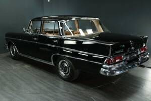 Imagen 4/30 de Mercedes-Benz 300 SE (1961)