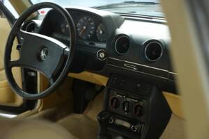 Image 21/49 of Mercedes-Benz 230 TE (1981)