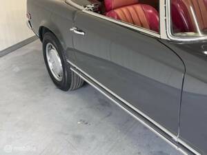 Image 21/40 of Mercedes-Benz 280 SL (1970)