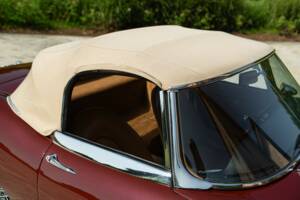 Image 18/50 de Jaguar E-Type 3.8 (1964)