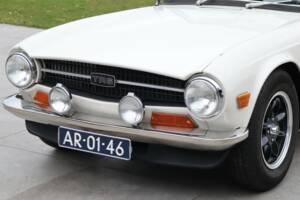 Image 23/50 de Triumph TR 6 (1970)