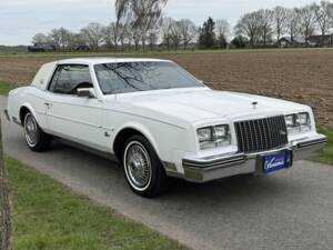 Bild 3/26 von Buick Riviera Coupe (1983)