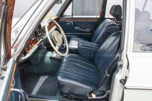 Image 10/35 de Mercedes-Benz 300 SEL 3.5 (1971)