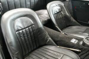 Image 4/50 of Austin-Healey 3000 Mk II (BJ7) (1964)