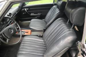 Image 2/8 de Mercedes-Benz 350 SLC (1972)