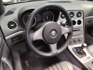 Bild 54/86 von Alfa Romeo Spider 2.2 JTS (2007)