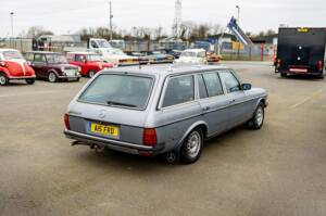 Bild 11/50 von Mercedes-Benz 280 TE (1983)