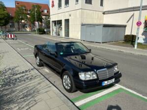 Bild 3/14 von Mercedes-Benz E 220 (1996)