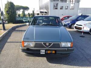 Image 37/45 of Alfa Romeo 75 1.8 (1987)