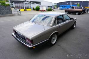 Image 9/61 de Jaguar Sovereign 3.6 (1987)