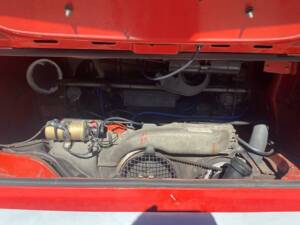 Bild 16/17 von Volkswagen T2b Kleinbus (1974)