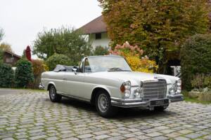 Image 7/15 of Mercedes-Benz 280 SE 3,5 (1971)