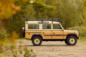 Image 6/42 of Land Rover 110 (1984)