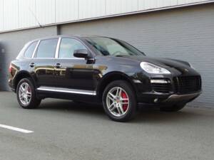 Imagen 2/97 de Porsche Cayenne Turbo (2007)