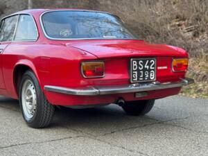 Immagine 17/48 di Alfa Romeo Giulia GT 1300 Junior (1972)