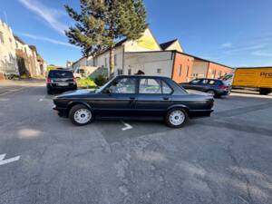 Image 6/12 of BMW M 535i (1987)