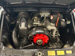 Bild 29/32 von Porsche 911 Carrera 3.2 (WTL) (1985)