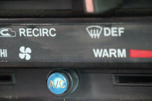 Immagine 26/50 di Toyota Land Cruiser FJ 60 (1984)