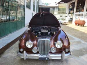 Image 34/42 of Jaguar Mk II 2.4 (1964)