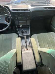 Bild 13/19 von BMW 732i (1984)