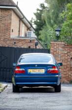 Image 19/38 of BMW 325i (2002)