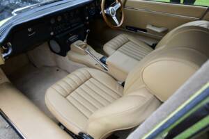 Image 41/50 de Jaguar E-Type (2+2) (1969)
