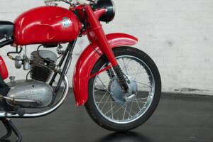 Image 23/28 of MV Agusta 125 TR (1958)