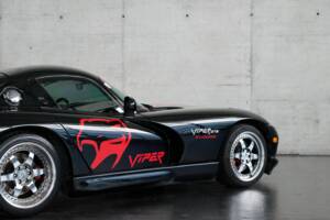 Image 35/50 of Dodge Viper GTS (2005)