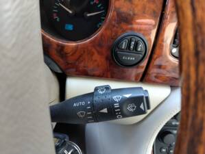 Image 63/71 of Daimler Super V8 (2000)