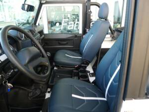 Image 8/15 of Land Rover Defender 90 (2014)