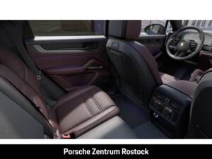 Image 14/14 of Porsche Cayenne S E-Hybrid (2026)