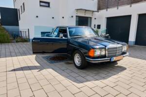 Bild 60/99 von Mercedes-Benz 230 CE (1983)