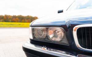 Image 17/55 of BMW 740i (1997)