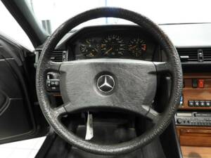 Image 5/14 of Mercedes-Benz 200 (1987)