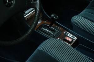 Image 25/76 of Mercedes-Benz 350 SEL (1977)